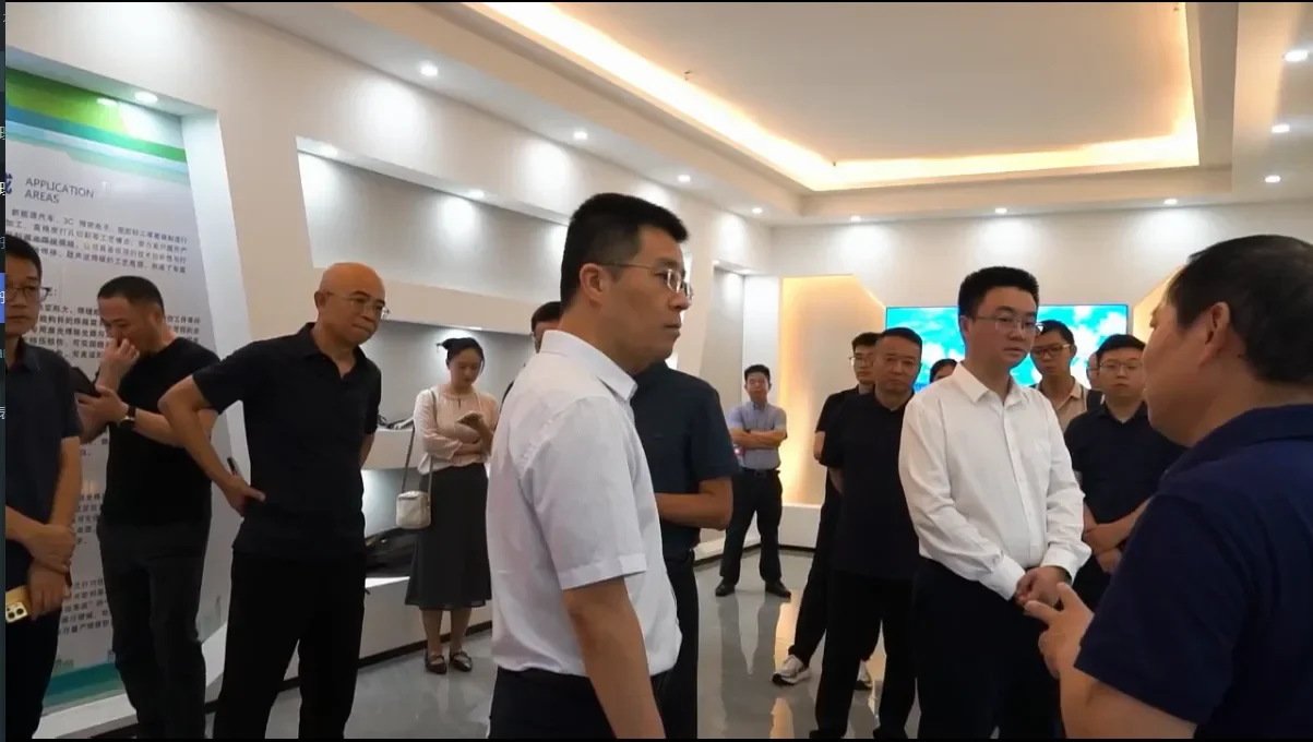 機(jī)器人三維五軸激光切割機(jī)廠家：六個(gè)采購(gòu)疑問一次答清
