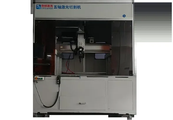 帝耐 DNWZ3000FC 龍門五軸雙工位三維修邊作業現場